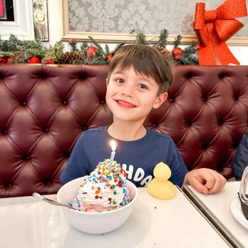 Sugar Factory - Cherry Hill - Birthday dessert - Candy Stores Near Me - Cherry Hill, New Jersey