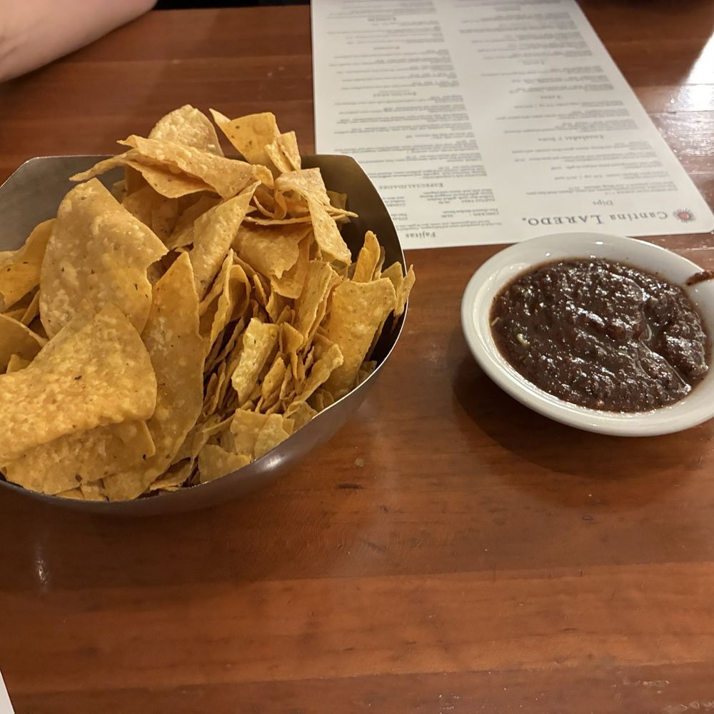 Cantina Laredo - Chips and salsa - Mexican Near Me - Bloomington, Minnesota