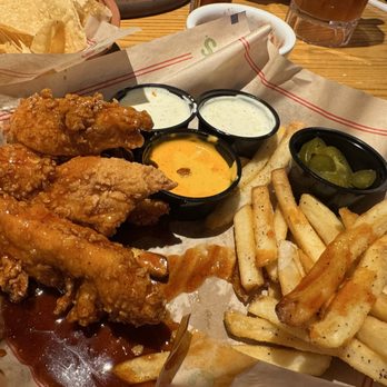 Chili's - Honey Honey-Chipotle Chicken Crispers Combo - Bars Near Me - Plainfield, Indiana
