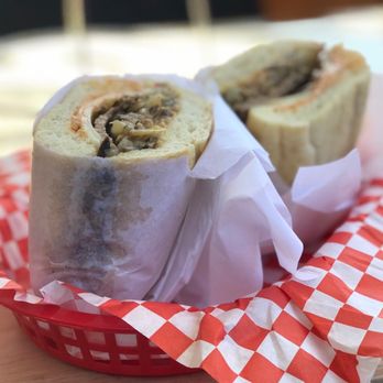 Palisades Eatery - Tri-tip sandwich with mushrooms, onions, cheese and chipotle mayonnaise - Pizza Near Me - Calistoga, California Palisades Eatery - Tri-tip sandwich with mushrooms, onions, cheese and chipotle mayonnaise - Pizza Near Me - Calistoga, California