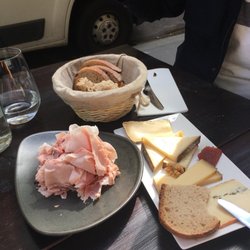 Le Quinze Vins - Cheese board with truffle Jambon :)