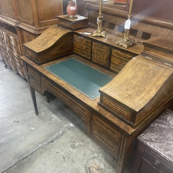 Estate Sale Warehouse - Estate Liquidation Near Me - Oceanside, California