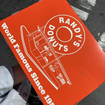 Randy's Donuts - Donuts Near Me - Inglewood, California