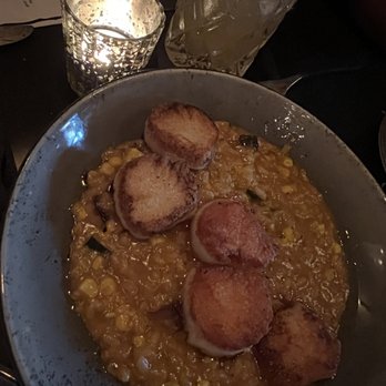 Kro Bar - Seared scallops with risotto guisado, corn and summer squash - Cocktail Bars Near Me - Bothell, Washington Kro Bar - Seared scallops with risotto guisado, corn and summer squash - Cocktail Bars Near Me - Bothell, Washington