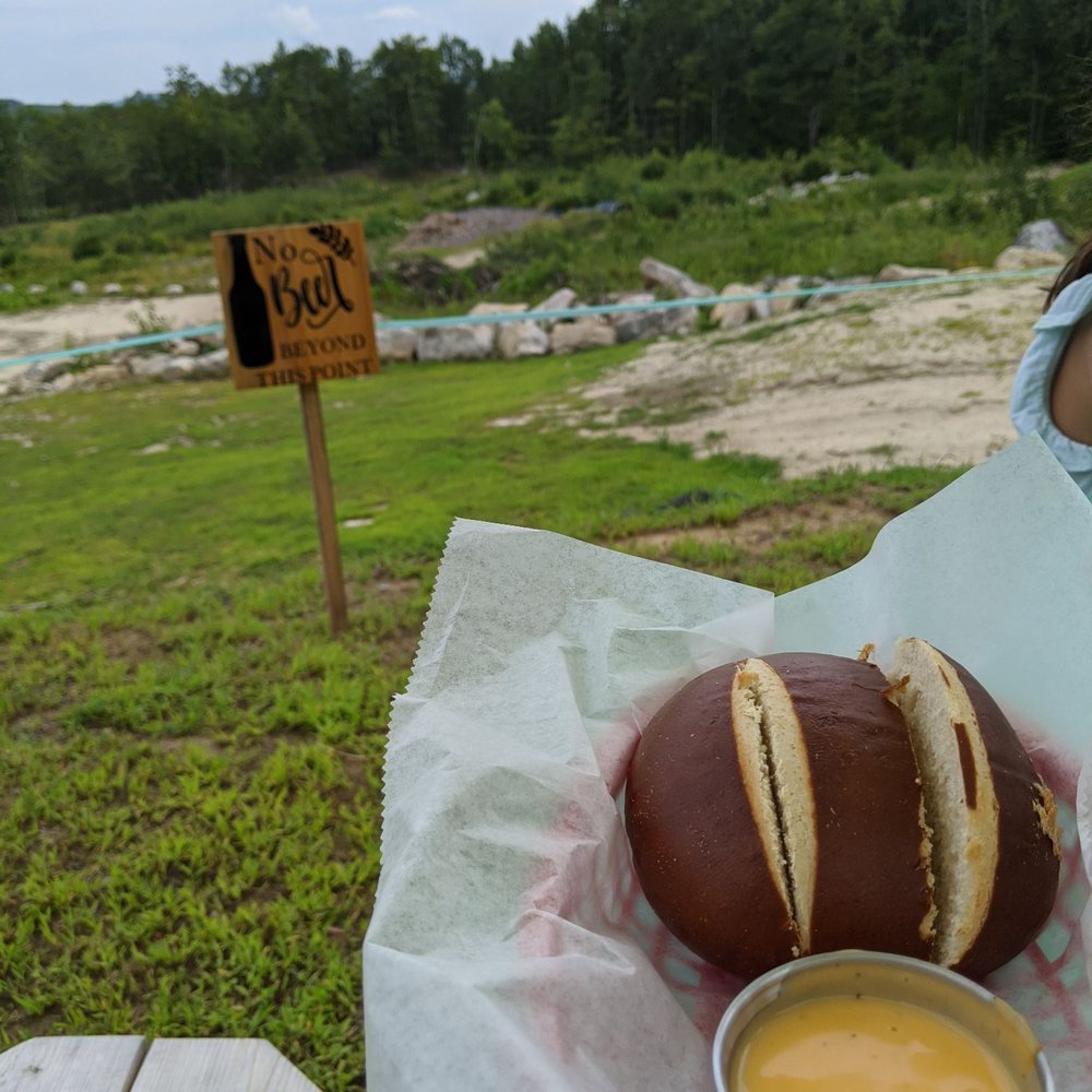 Pretzel w/ beer cheese Pretzel w/ beer cheese