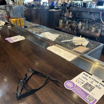 Chili's - Trash - Bars Near Me - Milwaukee, Wisconsin