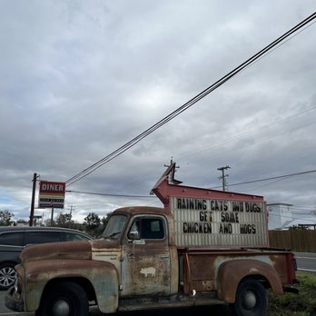 Lou's Luncheonette - Barbeque Near Me - Sonoma, California