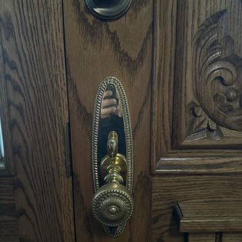 Mustang Locksmith - Brass door lock inner view. - Keys & Locksmiths Near Me - Cupertino, California Mustang Locksmith - Brass door lock inner view. - Keys & Locksmiths Near Me - Cupertino, California