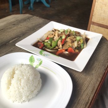 NaraDeva Thai Restaurant - Chicken Sauté Ginger sauce - Thai Near Me - Orlando, Florida NaraDeva Thai Restaurant - Chicken Sauté Ginger sauce - Thai Near Me - Orlando, Florida