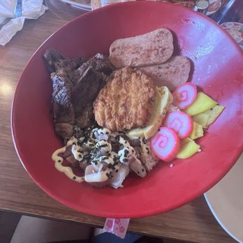 Hawaiian Style Cafe - Mento bento with grilled pork, fish cake, spam, and yummy poke - Hawaiian Near Me - Hilo, Hawaii Hawaiian Style Cafe - Mento bento with grilled pork, fish cake, spam, and yummy poke - Hawaiian Near Me - Hilo, Hawaii