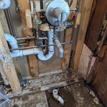 Prudential Solutions - The old bathroom - General Contractors Near Me - Barrington, Illinois