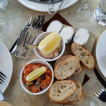 Chez Bruno - Salmon tartar - French Near Me - Paris, 75