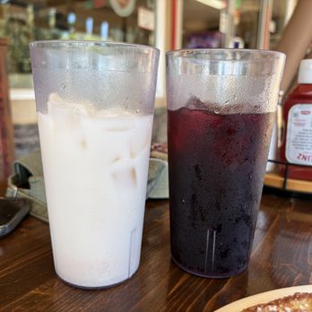 La Esquina Mexican Kitchen - Horchata and Hibiscus agua frescas - Mexican Near Me - Folsom, California