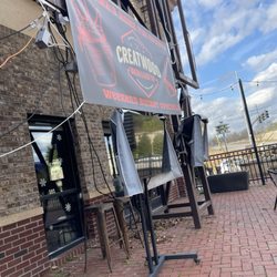 Creatwood Tavern