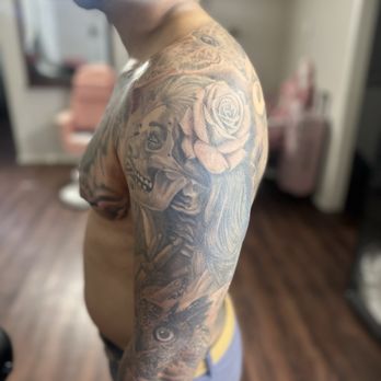 Sky High Ink - Rosa - Tattoo Near Me - Los Angeles, California Sky High Ink - Rosa - Tattoo Near Me - Los Angeles, California