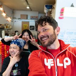 Yelp Elite Experience: Pok Pok pickup at SO THAI - Selfie with the crew!