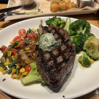 Twin Peaks - Sirloin Steak - New American Near Me - Reno, Nevada