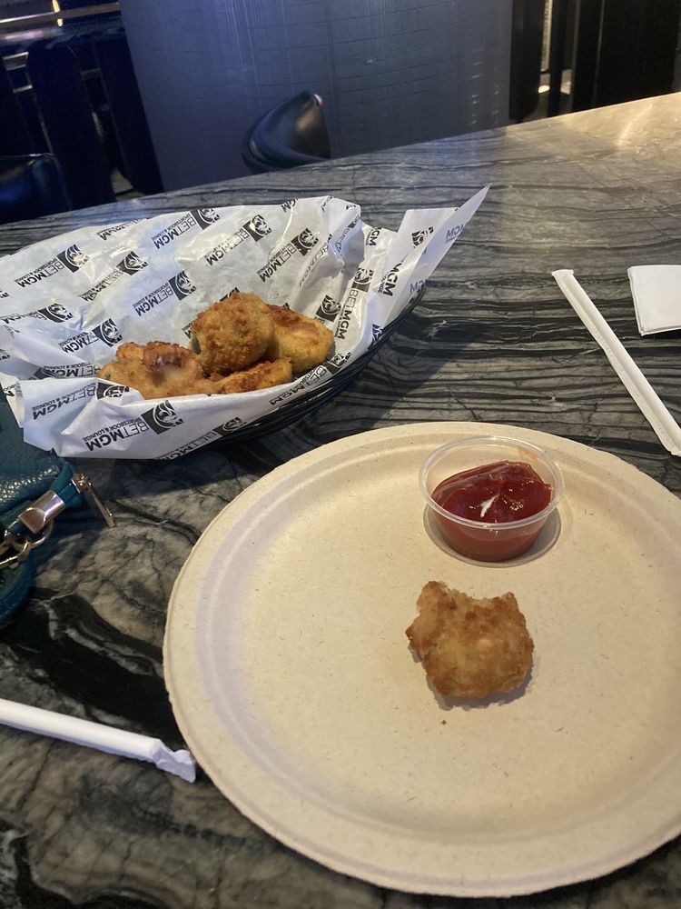 BetMGM Sportsbook & Lounge