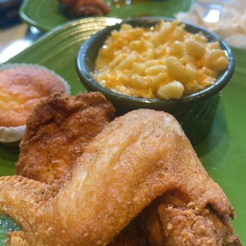 Mama J's Kitchen - Fried chicken plate - Soul Food Near Me - Richmond, Virginia