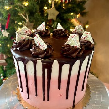 The Chocolate - Chocolate peppermint bark cake - Desserts Near Me - Orem, Utah The Chocolate - Chocolate peppermint bark cake - Desserts Near Me - Orem, Utah