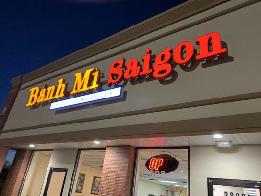 Banh Mi Saigon by null