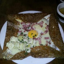Crêperie Pourlette - Lardons, fromage, oeuf, crème et pommes de terre. Un vrai régal !