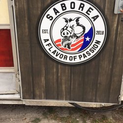 Saborea Food Truck - Truck