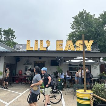 Lil’ Easy - Outside - Cajun/Creole Near Me - Austin, Texas