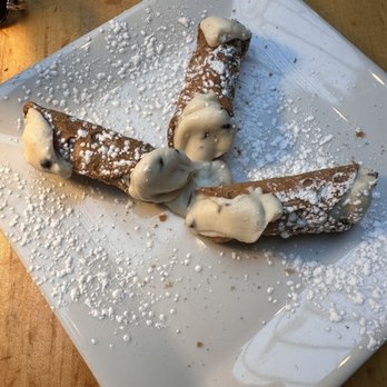 Il Cortile - Cannolis - Italian Near Me - New York, New York