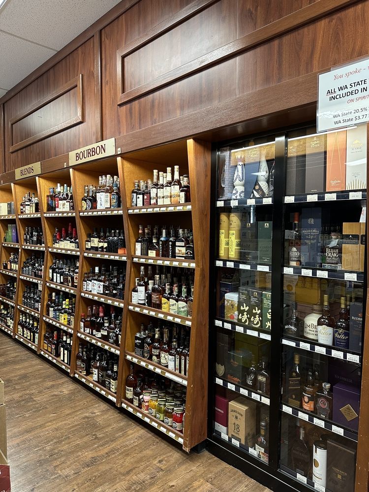 T BROTHERS LIQUOR LODGE Updated August 2024 20 Photos 417 Plum St