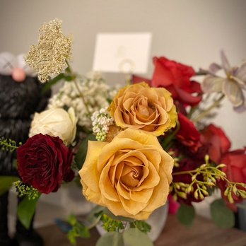 Flower Palette - Florists Near Me - Annandale, Virginia