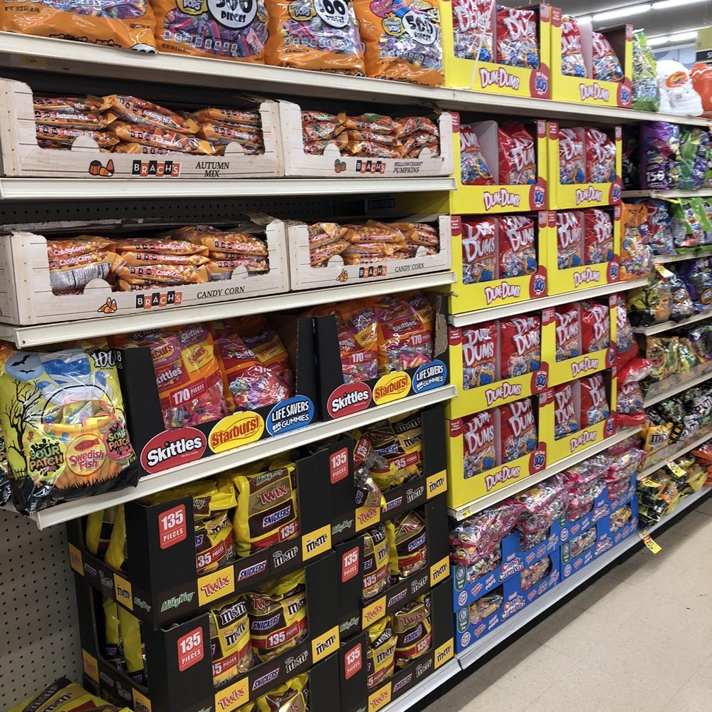 Albertsons - a variety of snacks on display in a grocery store - Grocery Near Me - Belgrade, Montana Albertsons - a variety of snacks on display in a grocery store - Grocery Near Me - Belgrade, Montana