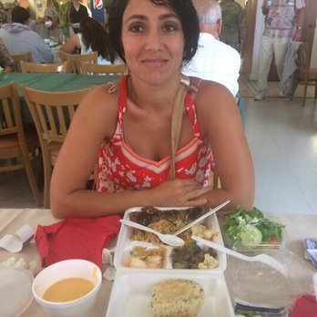 Anuenue Cafe - Christmas meal - Cafes Near Me - Honolulu, Hawaii