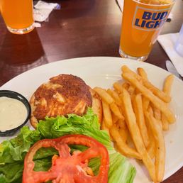 Crab cake sandwich; blue moon