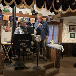 Horst Gasthaus - Eberhard performing a traditional German song