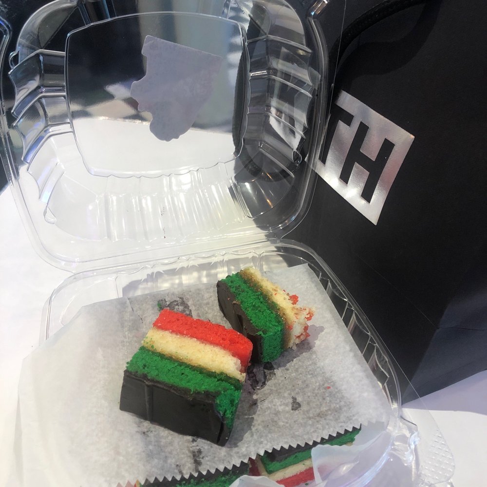 1/2 lb Rainbow Cookie Box