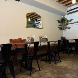 Louie's Cafe