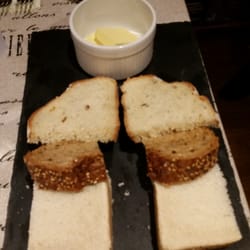 Keats Cottage Hotel & Bistro - Complimentary bread board