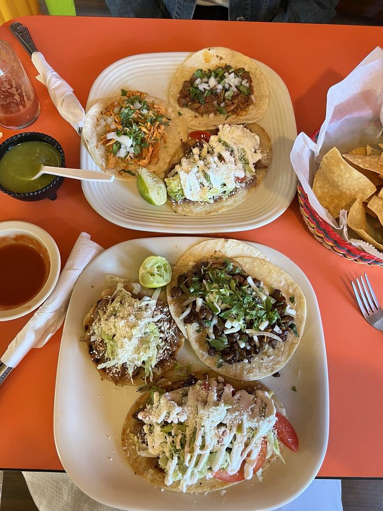 Tacosy Tortas Reyes