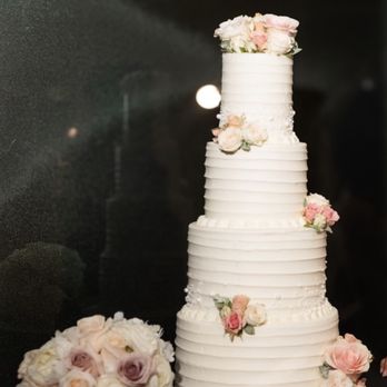 Ivory's Bake Shop - Wedding cake, so beautiful and delicious! - Custom Cakes Near Me - Los Angeles, California Ivory's Bake Shop - Wedding cake, so beautiful and delicious! - Custom Cakes Near Me - Los Angeles, California