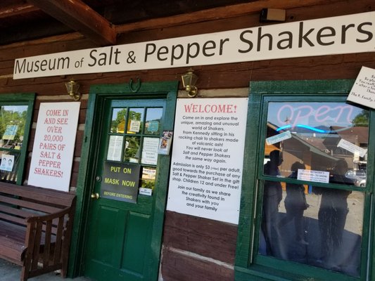 Salt & Pepper Shaker Museum by null