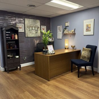 Nailqueen Sabine - Waiting area and her front desk - Nail Salons Near Me - Richmond, Virginia Nailqueen Sabine - Waiting area and her front desk - Nail Salons Near Me - Richmond, Virginia