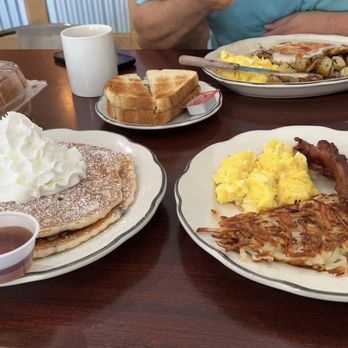 Murphys Hwy 4 Diner - Blueberry pancakes, side of eggs bacon hash brown. Country fried steak with eggs, country potatoes and toast. - Breakfast & Brunch Near Me - Murphys, California Murphys Hwy 4 Diner - Blueberry pancakes, side of eggs bacon hash brown. Country fried steak with eggs, country potatoes and toast. - Breakfast & Brunch Near Me - Murphys, California