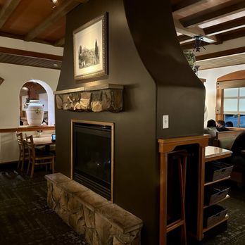 Olive Garden Italian Restaurant - It was nice to see a small fireplace in the dining area. - Italian Near Me - St. George, Utah Olive Garden Italian Restaurant - It was nice to see a small fireplace in the dining area. - Italian Near Me - St. George, Utah