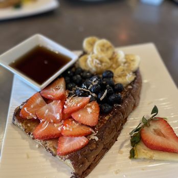 Moena Café - French toast - Cafes Near Me - Honolulu, Hawaii