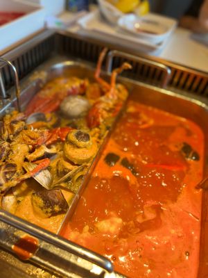 Chong Qing Wharf Hot Pot & LAANKEE LEMON TEA山城码头火锅&澜记港式茶饮 by null