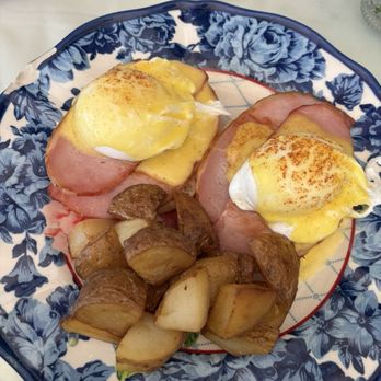 Lady Byrd Cafe - Classic Benedict - New American Near Me - Los Angeles, California Lady Byrd Cafe - Classic Benedict - New American Near Me - Los Angeles, California