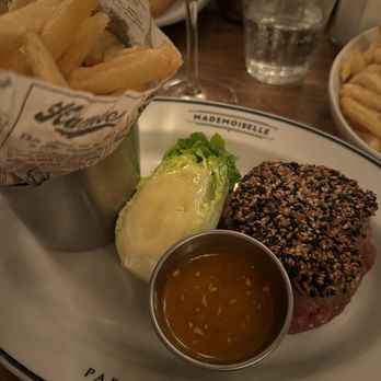 Café Mademoiselle - Thai steak tartar - Bistros Near Me - Paris, 75 Café Mademoiselle - Thai steak tartar - Bistros Near Me - Paris, 75