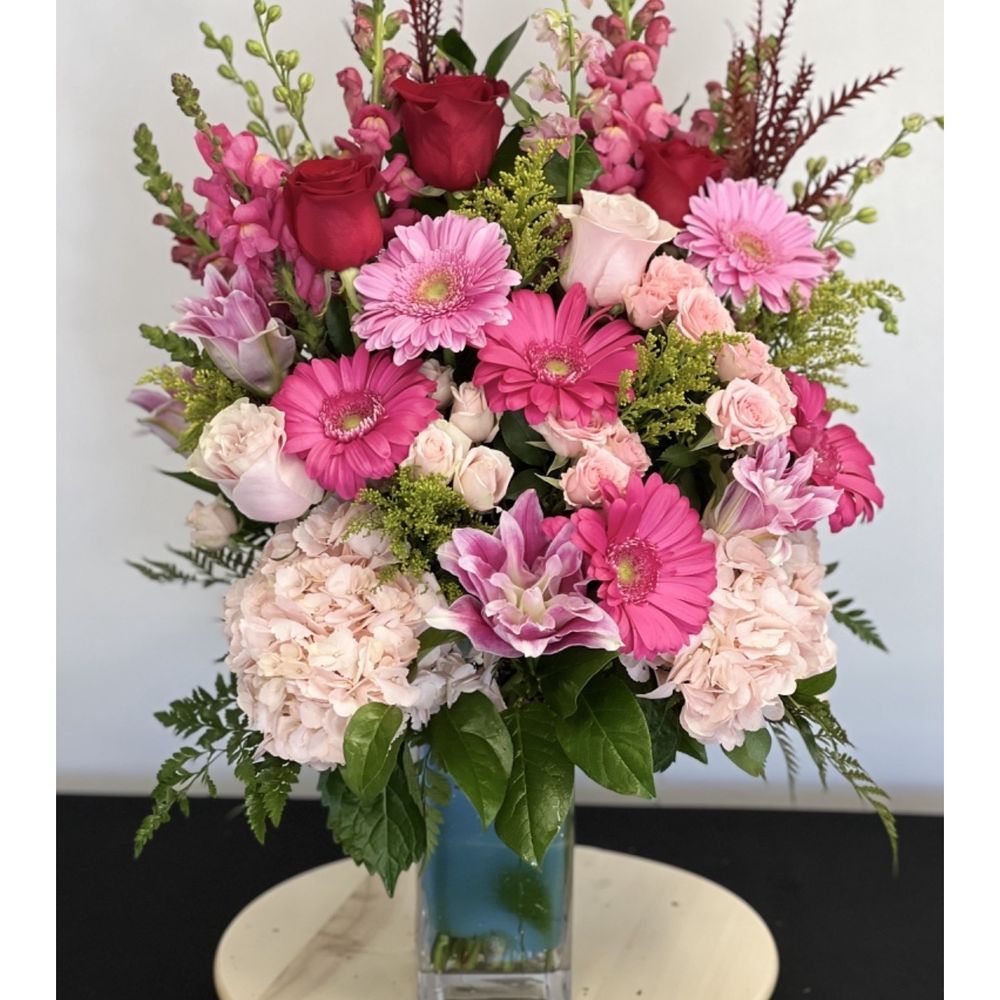 Deluxe lovely pink bouquet