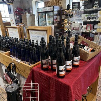Cedar Creek Winery - Cute place - Wineries Near Me - Cedarburg, Wisconsin
